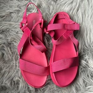 Vibrant Pink Flat Sandals with Modern Straps